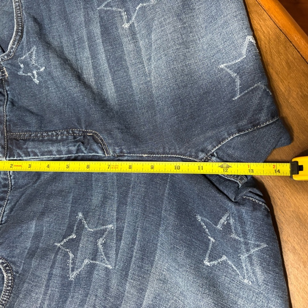 Peace Love World jeans with embroidered Star-detailing - Picture 8 of 8